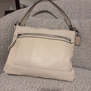 Coach Off-White Leather Poppy Perri Hippie Crossbody Bag. NWOT. #22421M